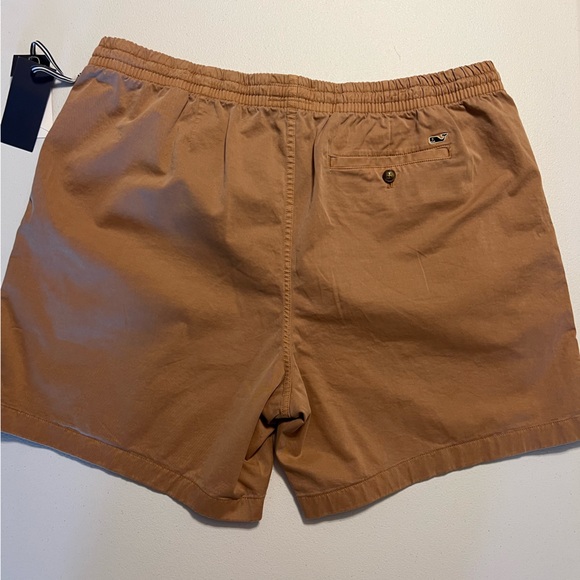 Vineyard Vines NWT khaki shorts - Picture 2 of 8